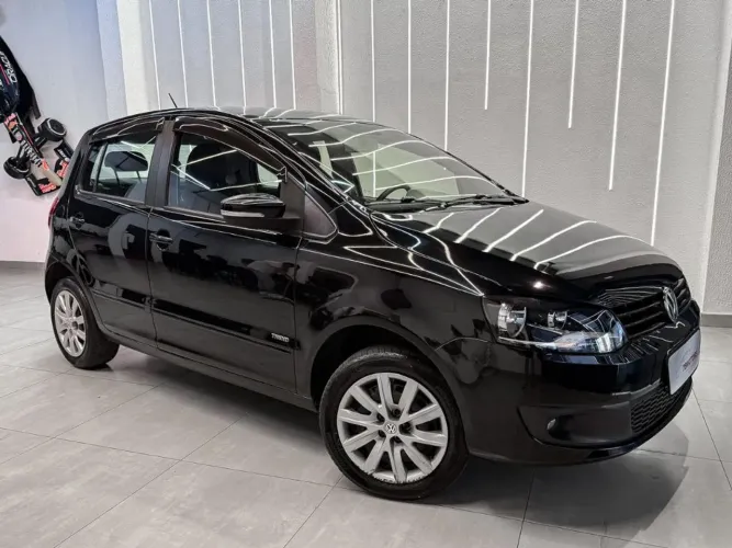 Volkswagen Fox 1.0 MI Total Flex 8V 5P 2014