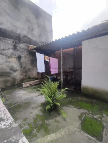 Belo imóvel a venda, com DUAS casas amplas no lote.