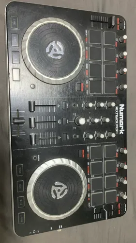Numark mixtrack pro 2