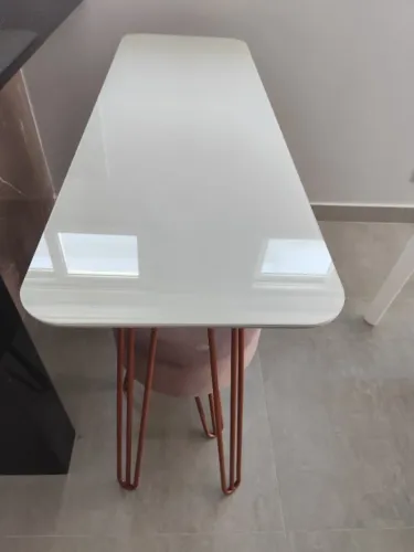 Lindo aparador para sala.