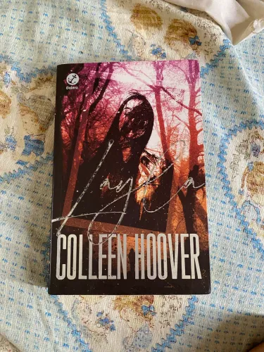 LIVRO LAYLA - COLLEEN HOOVER