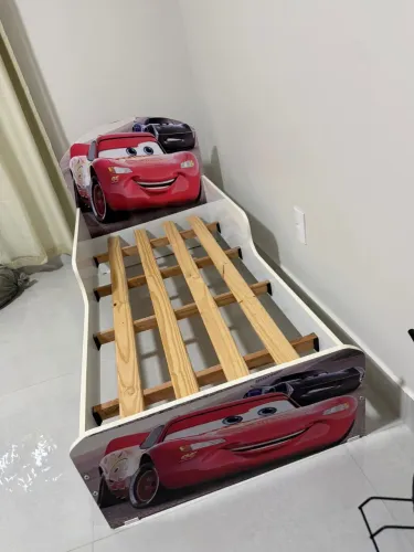 Cama infantil carro 