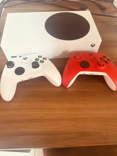 Xbox series S - Semi novo 