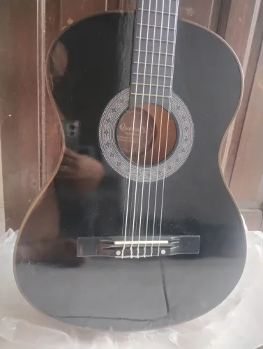 Vendo violão de 6 cordas p/iniciante