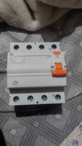 Interruptor diferencial residual (IDR) GE 25A 4P 30mA