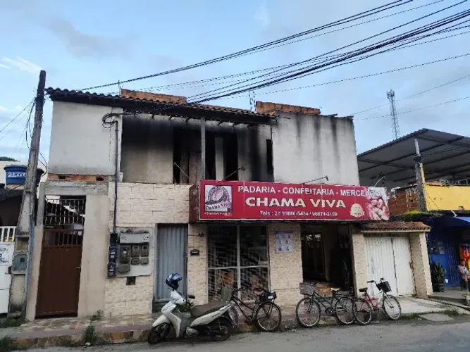 Vendo ou troco obra, são duas quitinetes grandes no segundo andar.