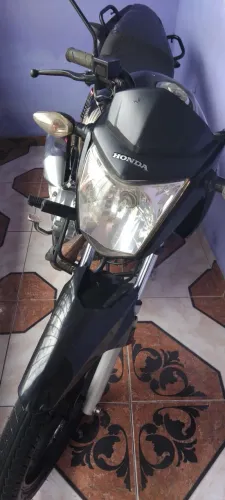Moto a venda 8 MIL REAIS cll *