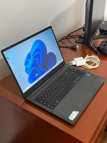 Notebook Samsung Galaxy Book i5 semi-novo!!