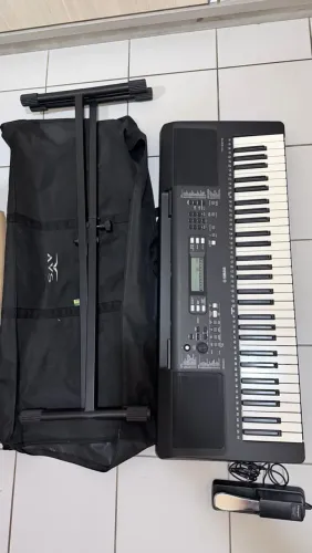 Teclado Yamaha PSR-E373 + suporte + capa + pedal ? excelente estado