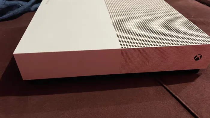 Xbox one s 1Tb - acompanhado com dois controles - Leia a descrição*