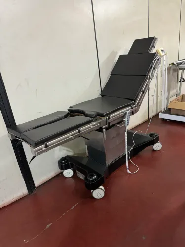 Vendo mesa cirúrgica elétrica Barfab motor novo,controle novo,mesa impecável 