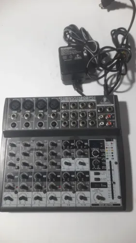 Mesa de som behringer Xenyx 1202FX leia a descrição!