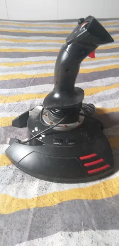 Joysticke para PC thrustmaster t flight x