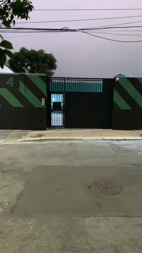 Galpão na Rua Doutor Dolzani, 638 900 m²