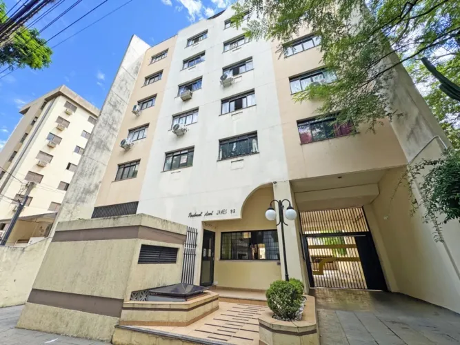 Apartamento para locação na Zona 07 em Maringá no Edifício Saint James