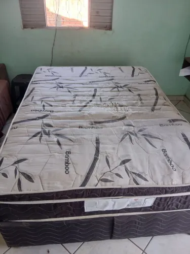 Vende se cama box usada de casal