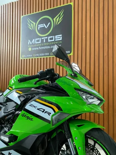KAWASAKI NINJA ZX-4R KRT 2025 - IMPECÁVEL