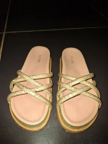 VENDO UMA SANDÁLIA DA ANACAPRI