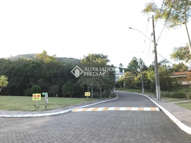 vende-se um ótimo terreno em condomínio fechado Mountain Ville em Porto Alegre RS