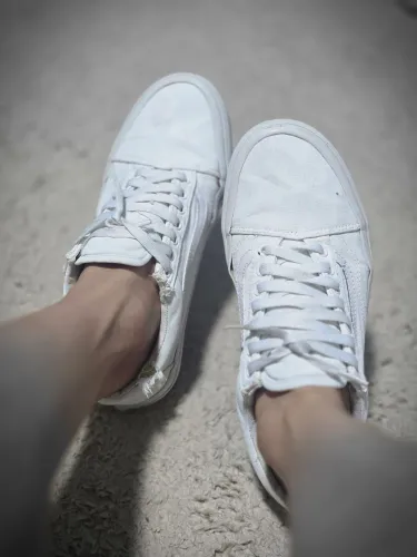 vans all white