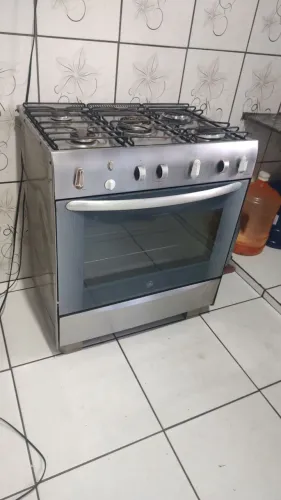 Vendo fogão 5 bocas com acendedor automático marca Deluxe