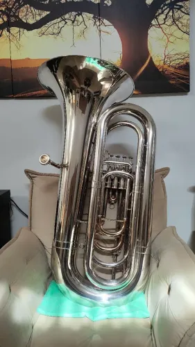 TUBA 4 PISTOS WNTU 5 SEMI NOVA