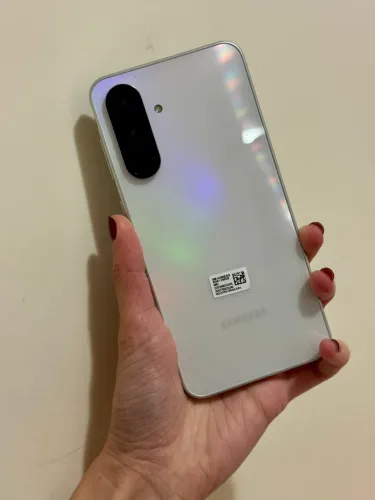 Celular novo na caixa
