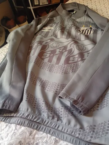 Blusa de frio do santos... Tamanho G..