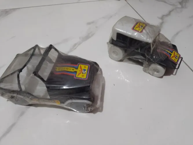 burgre e jeep FD carrinhos antigos( preço por cada)
