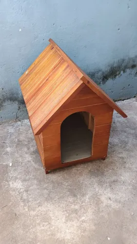 Casinha para cachorro de madeira