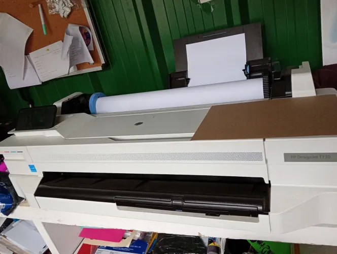 Impressora Plotter hj T130 tamanho de A4 até A1 (61 centímetros de largura )