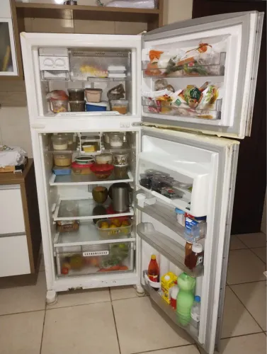 Vende-se Geladeira Brastemp Frost Free 429 litros