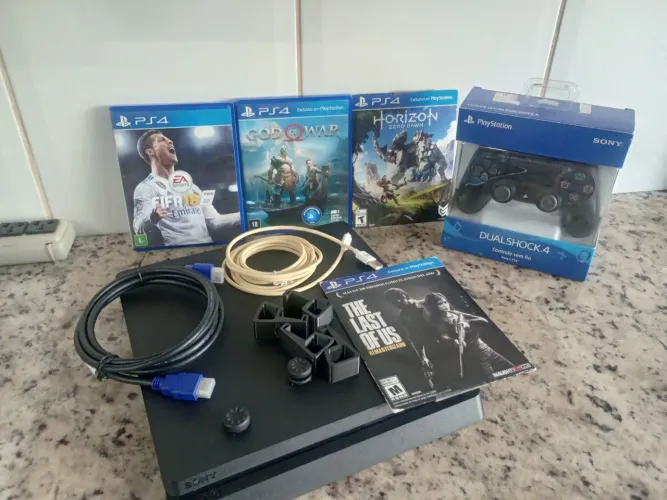 PlayStation 4 slim