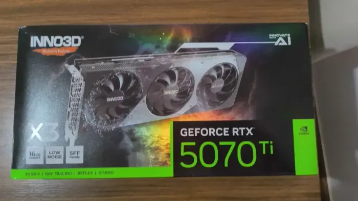 Placa de Vídeo INNO3D GeForce RTX 5070 Ti X3