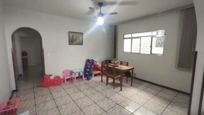 Casa na Vila Belmiro com 3 dormitórios, suíte, edícula e 2 vagas