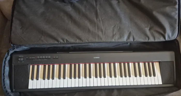 Teclado Yamaha NP12 bem conservado