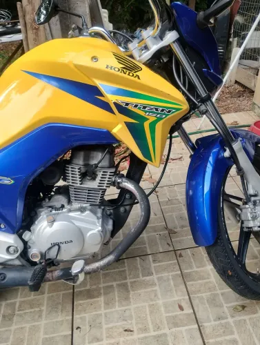 Vendo Titan 150 2014