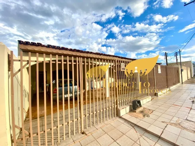 Casa à venda em Cuiabá-MT na Morada da Serra: 4 quartos, 1 suíte, 2 salas, 2 vagas de gara