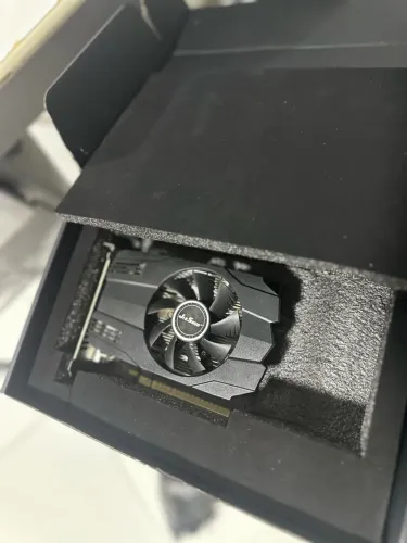 Placa De Vídeo  Geforce  GTX 750Ti 8Gb DDR5  