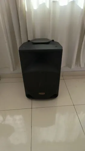 Mackie tapco thump 15A