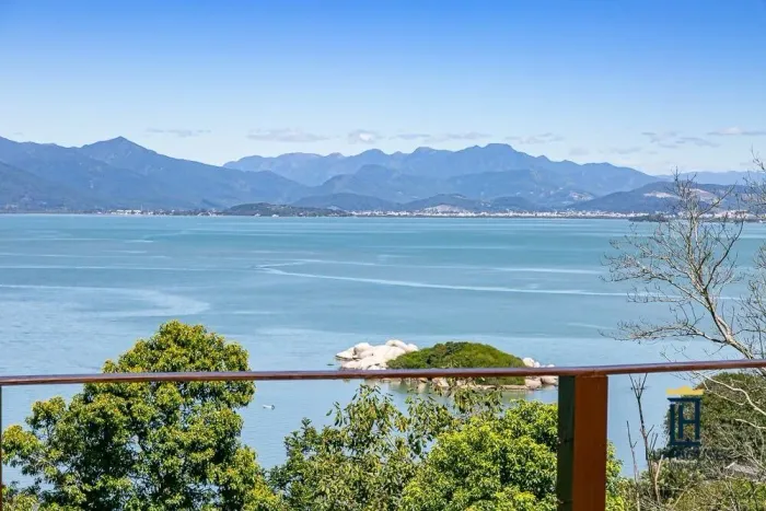 Casa Com Vista Mar Proxíma ao Centro de Florianópolis