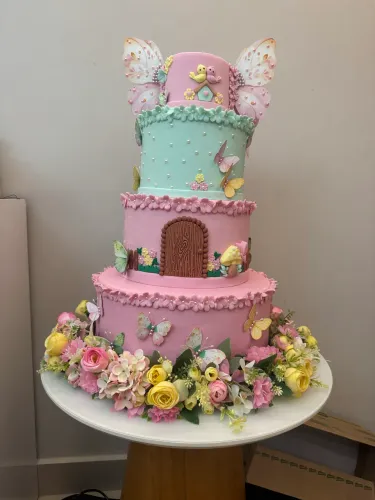 Bolo fake para festa jardim