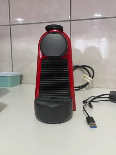 Cafeteira nespresso essenza