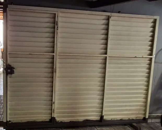 Portão de Correr Garagem com Social