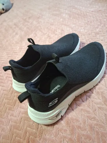 Tênis Casual Skechers - modelo Arch Fit