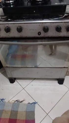 Fogao gas natural, acendedor automático, forno duplo , 5 bocas. Uma entupida.