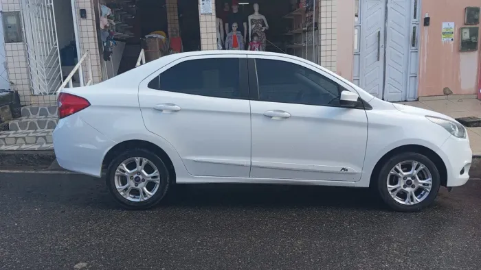 Ford KA+ Sedan 1.5 SEL 16V Flex 4P 2015