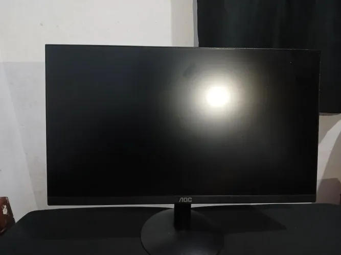 Monitor AOC 21,5" Full HD, funcionando perfeitamente. Sem defeitos, imagem perfeita,