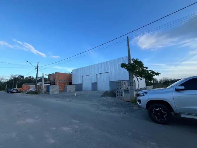 Alugo GALPÃO 360m2 integral ou parcial 180m2