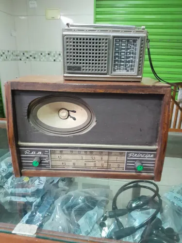 Rádios antigos. Príncipe e motoradio